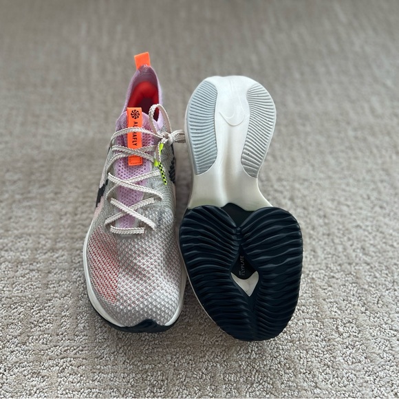 Nike running shoes - Picture 2 of 2